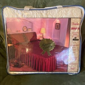 Roseland Queen Size White Quilted Bedspread/Shams Set